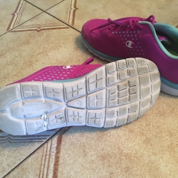 LADIES Champion runners - Picture 3 of 4